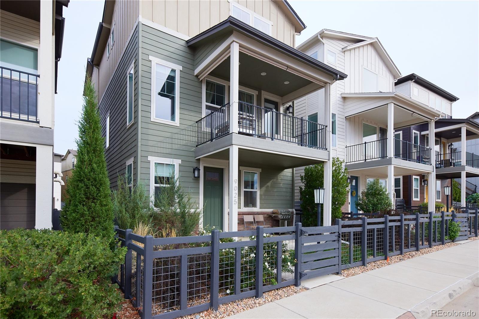  Highlands Ranch Home | MLS #: 61390629025  Southurst Street, Highlands Ranch Beds: 3 Baths: 3 Price: $724,950