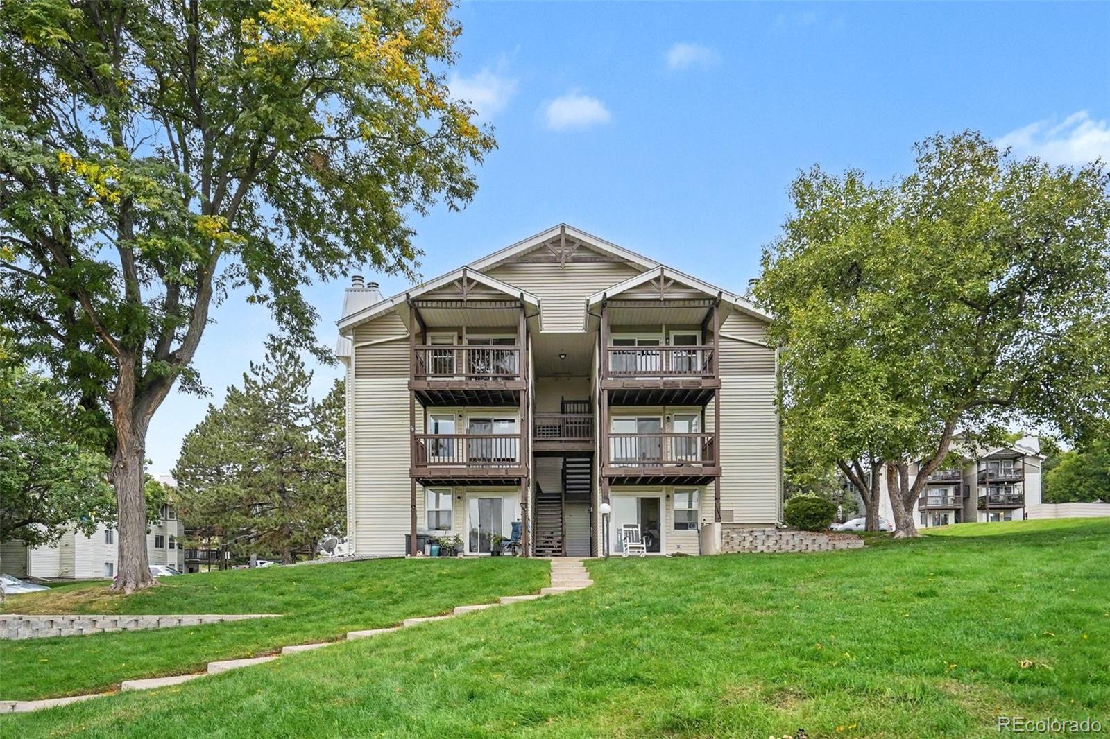 Victoria Crossing Aurora Condo / Townhome | MLS #: 604060317351 E Mansfield Avenue 432R, Aurora Beds: 2 Baths: 1 Price: $215,000