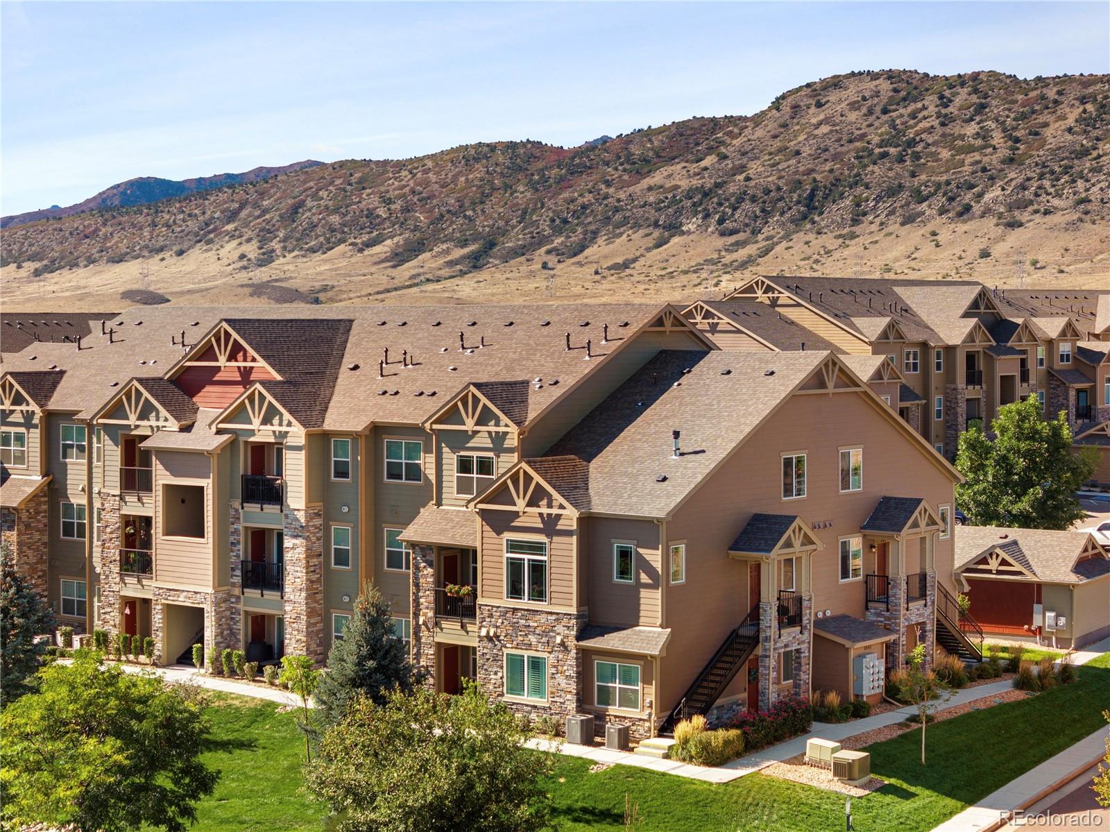 Chatfield Littleton Condo / Townhome | MLS #: 32720288848 S Kipling Way 208, Littleton Beds: 3 Baths: 3 Price: $517,500