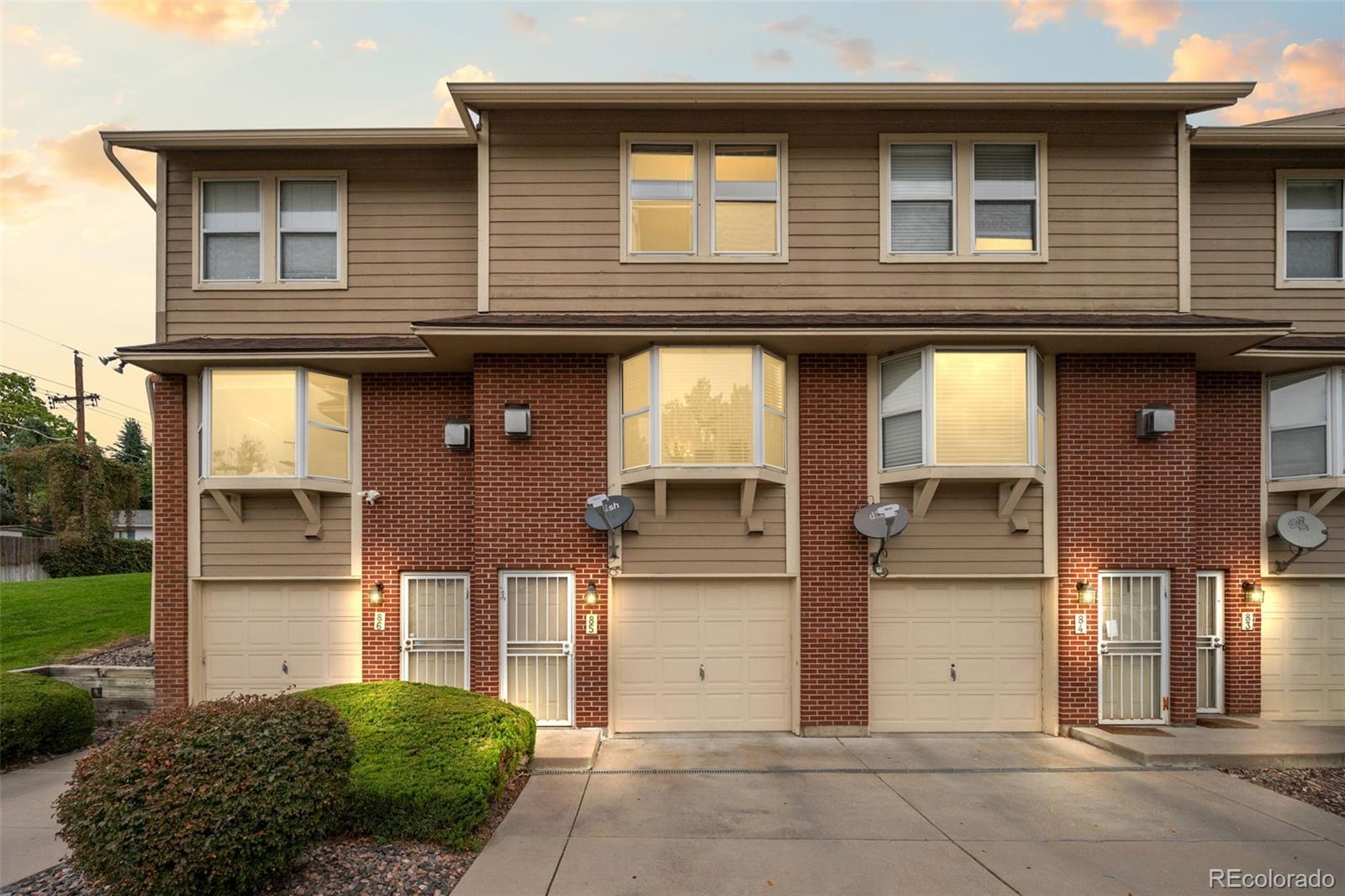  Denver Condo / Townhome | MLS #: 56093203300 W Florida Avenue 85, Denver Beds: 3 Baths: 3 Price: $350,000