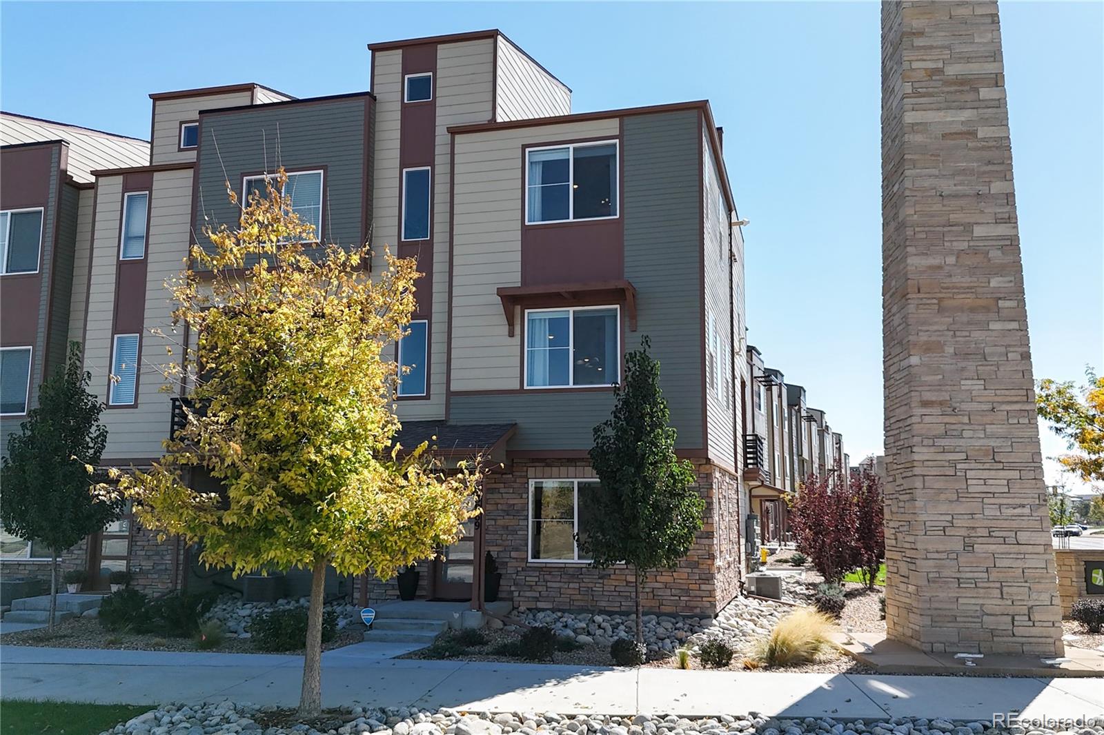  Broomfield Home | MLS #: 982259713969  Del Corso Way, Broomfield Beds: 4 Baths: 4 Price: $690,000