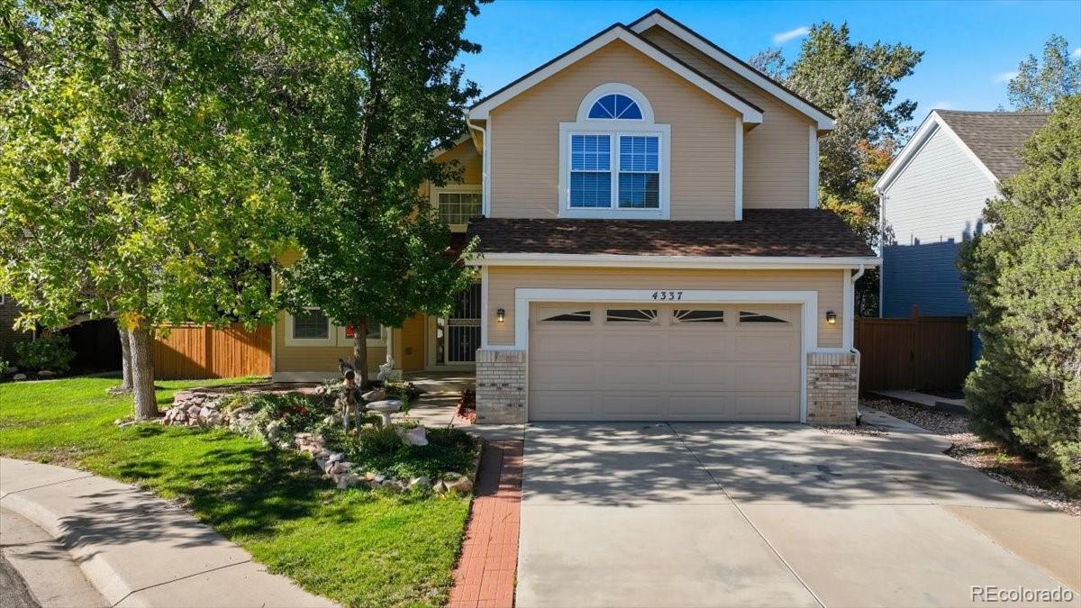 Meadows Castle Rock Home | MLS #: 29567124337 W Deertrail Court, Castle Rock Beds: 3 Baths: 3 Price: $599,900
