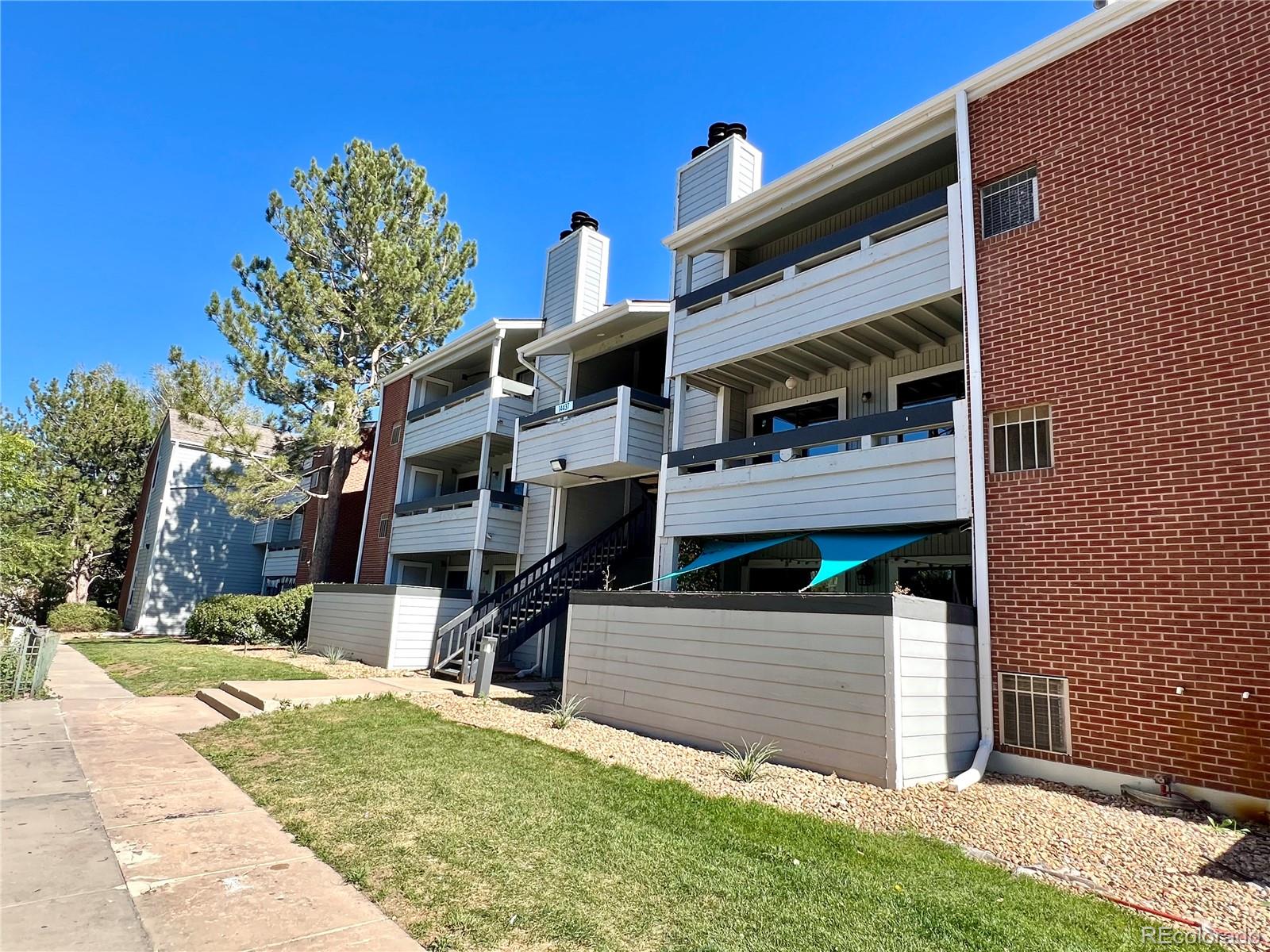 Cherry Grove East Aurora Condo / Townhome | MLS #: 488206014437 E 1st Drive B10, Aurora Beds: 1 Baths: 1 Price: $119,900
