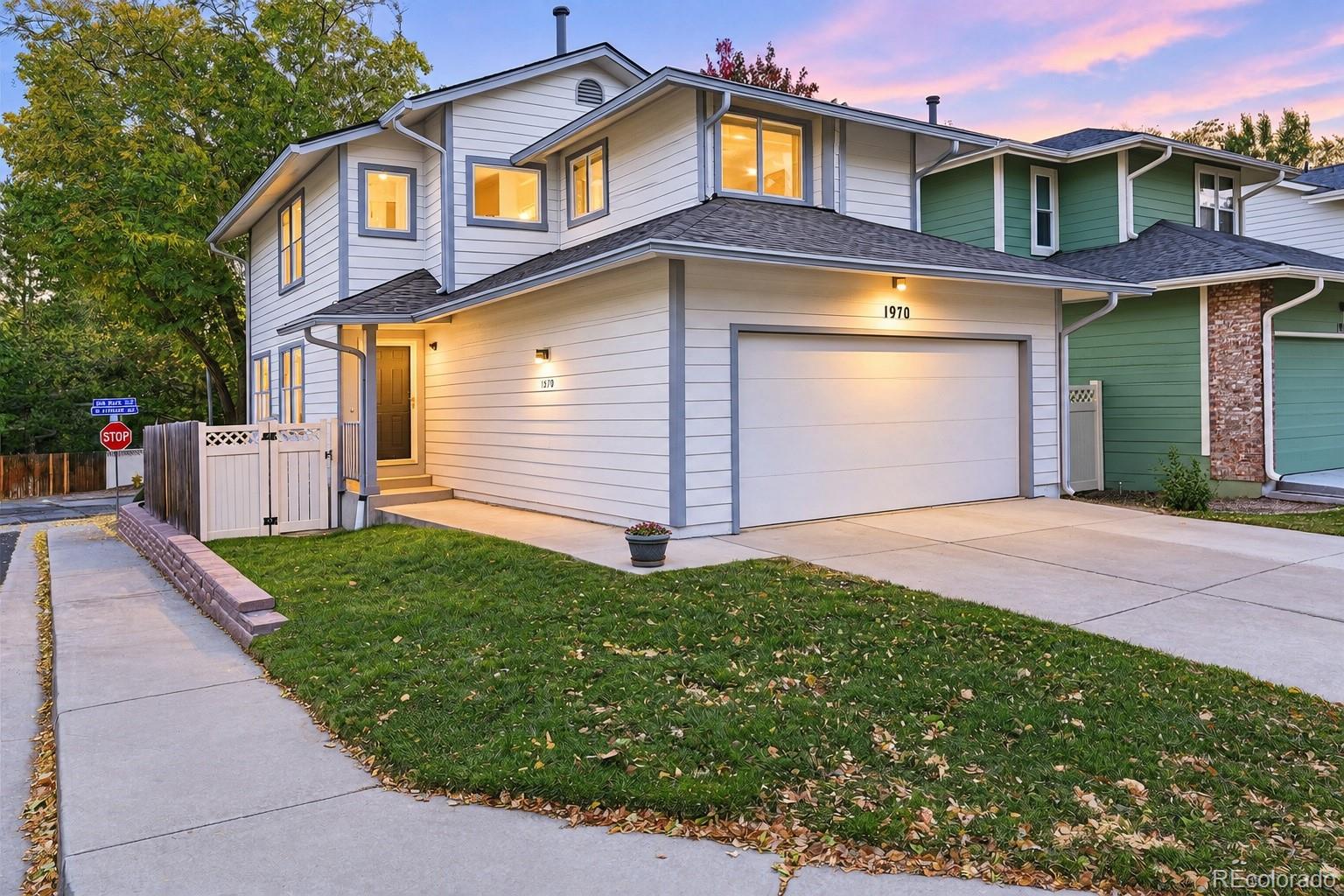 Four Lakes Centennial Home | MLS #: 24320051970 E Phillips Drive, Centennial Beds: 2 Baths: 3 Price: $489,000