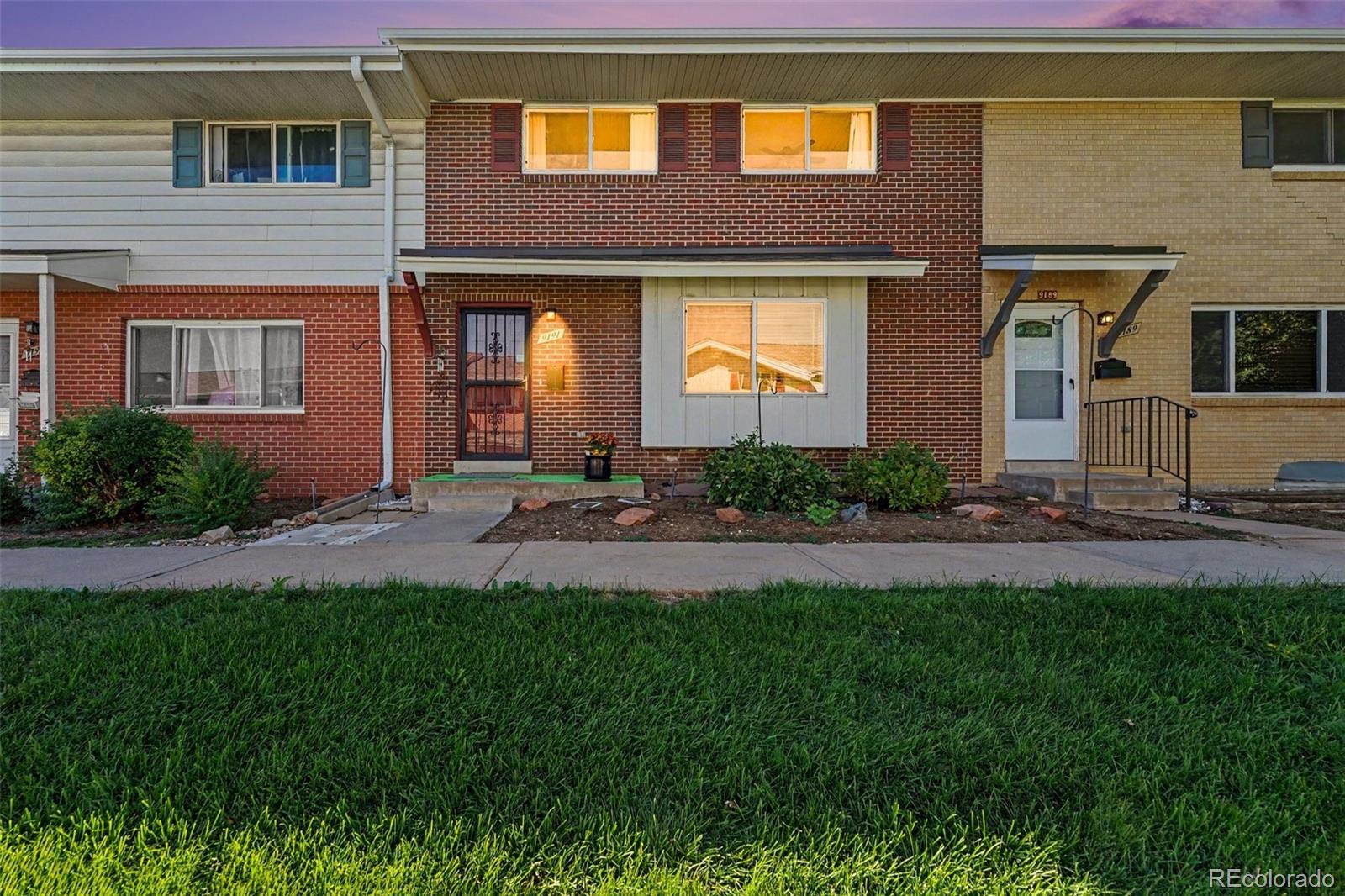  Denver Condo / Townhome | MLS #: 58875839191 E Oxford Drive , Denver Beds: 3 Baths: 4 Price: $425,000