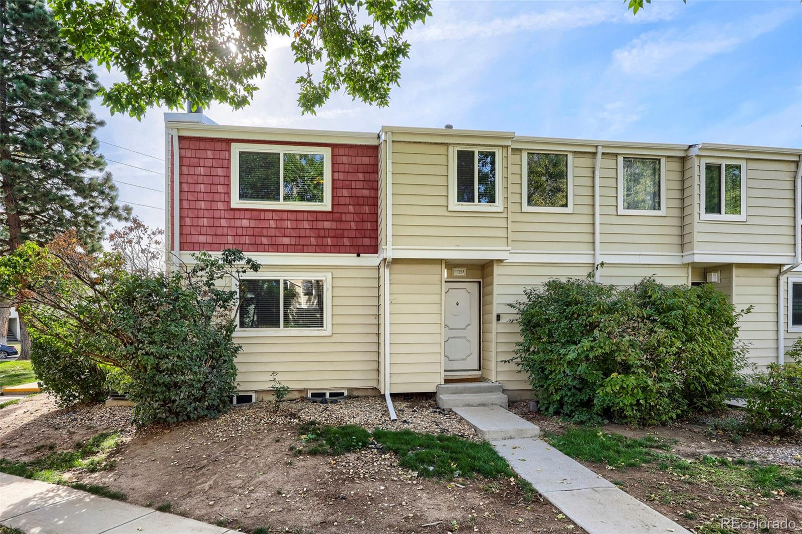  Denver Condo / Townhome | MLS #: 57656311125 S Oneida Street A, Denver Beds: 3 Baths: 3 Price: $287,000