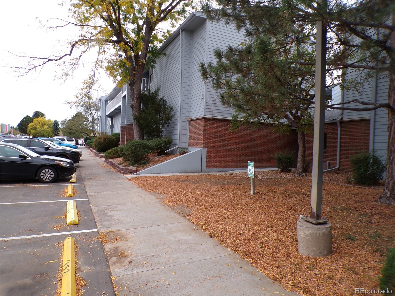 Shadow Wood Denver Condo / Townhome | MLS #: 15672627665 E Eastman Avenue 205D, Denver Beds: 2 Baths: 2 Price: $225,000