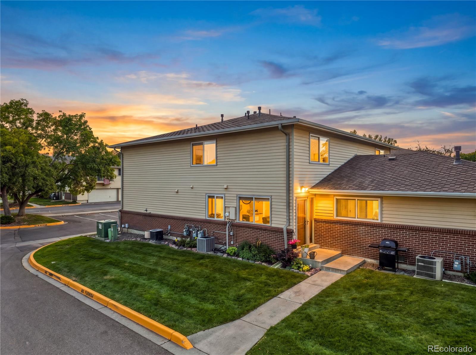 3354 S Flower Street, lakewood&nbsp; House Search MLS Picture