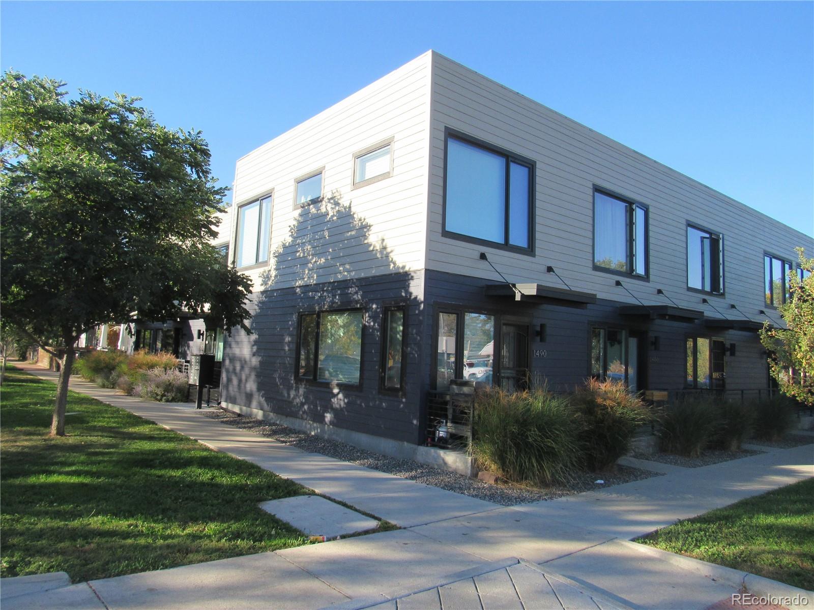  Denver Condo / Townhome | MLS #: 84898941490 E Bruce Randolph Avenue , Denver Beds: 2 Baths: 2 Price: $168,121