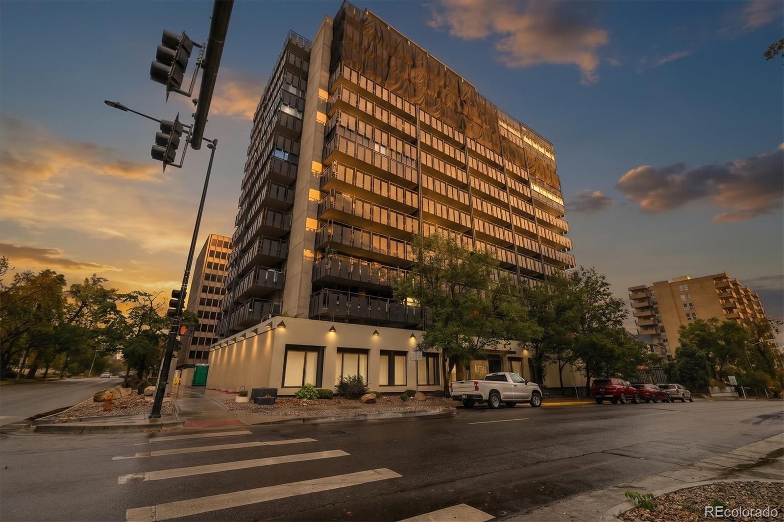  Denver Condo / Townhome | MLS #: 5203629790 N Washington Street 807, Denver Beds: 1 Baths: 1 Price: $250,000