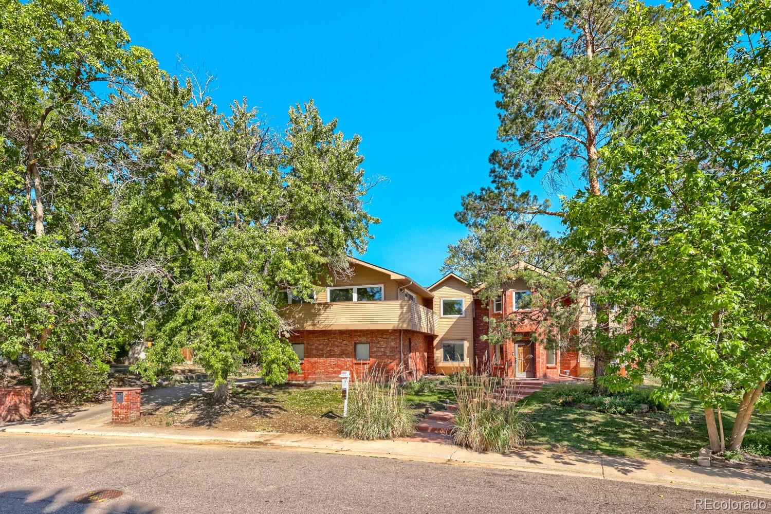  Denver Home | MLS #: 94975783880 S Willow Way, Denver Beds: 5 Baths: 4 Price: $945,000