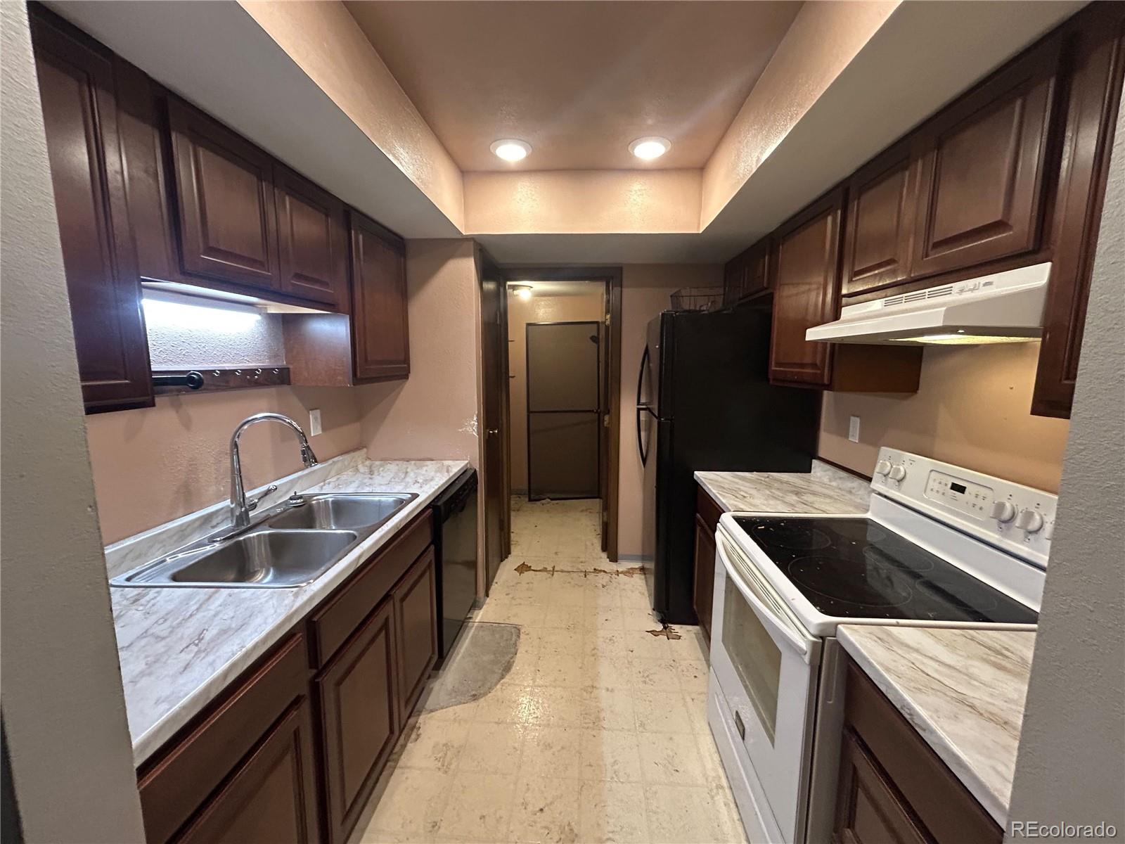 Denver Condo / Townhome | MLS #: 64892943550 S Harlan Street 187, Denver Beds: 2 Baths: 2 Price: $175,000