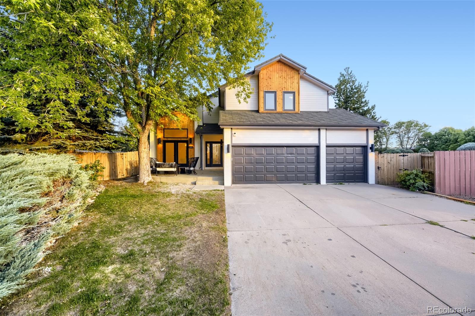  Golden Home | MLS #: 48109053210  Arbutus Street, Golden Beds: 6 Baths: 4 Price: $1,450,000