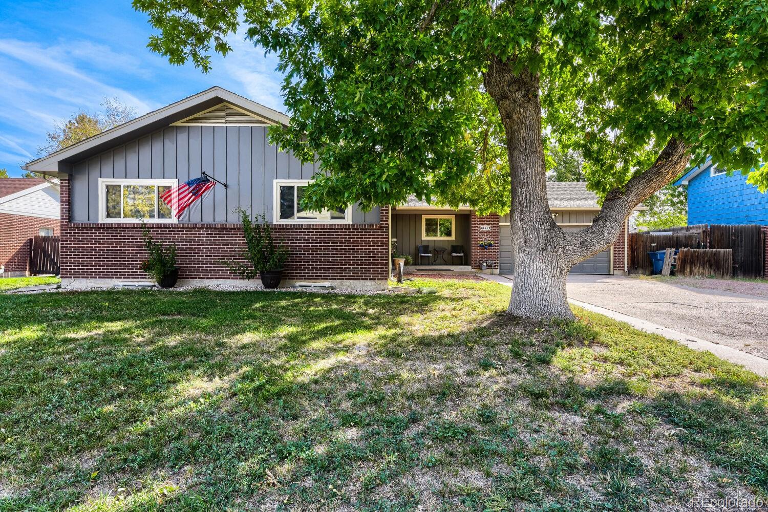  Centennial Home | MLS #: 38301636660 S High Street, Centennial Beds: 5 Baths: 3 Price: $599,990