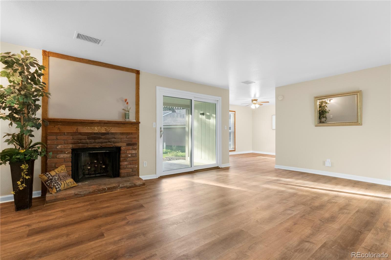 Hunters Hill Centennial Condo / Townhome | MLS #: 22692487303 S Xenia Circle B, Centennial Beds: 3 Baths: 2 Price: $355,000