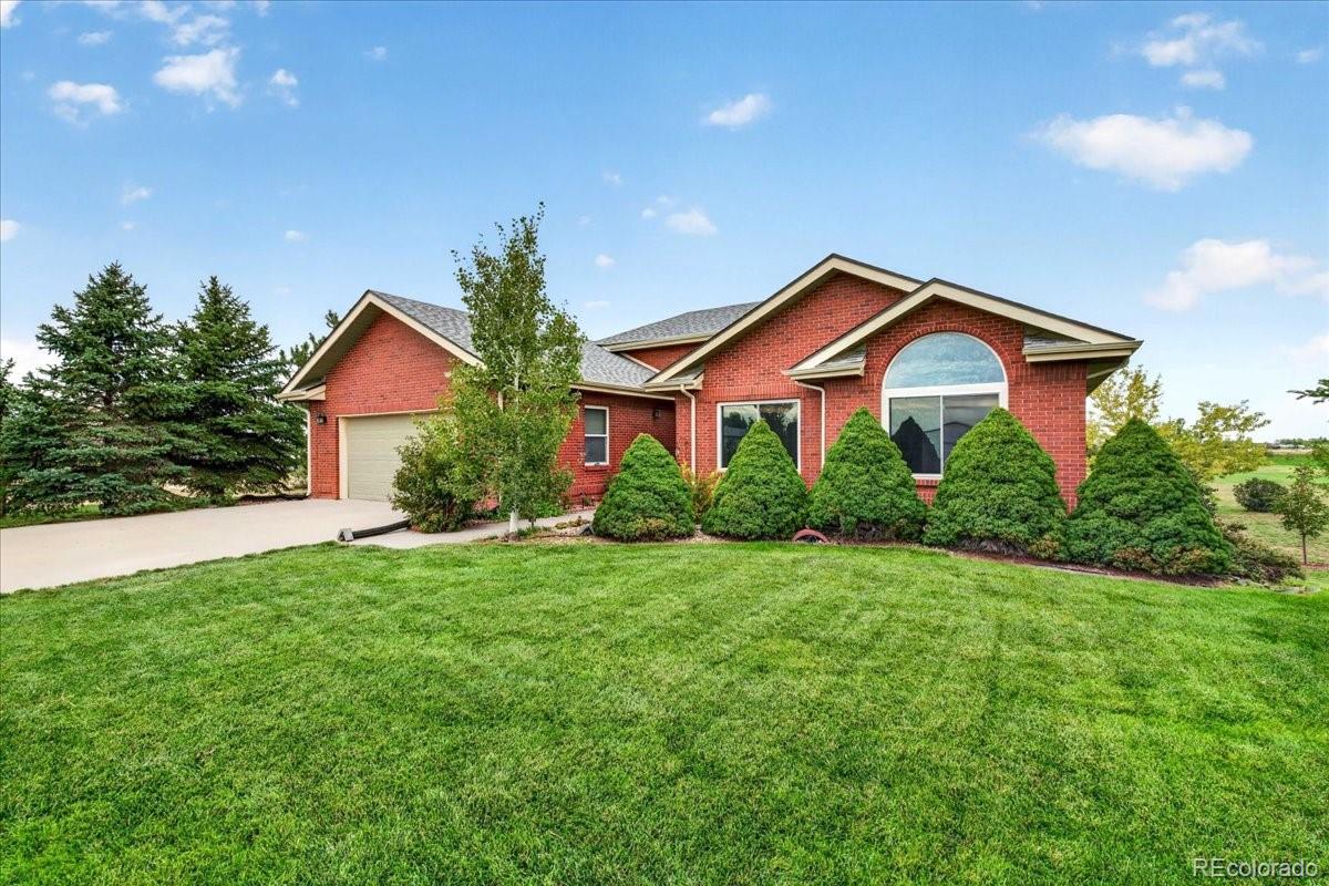  Strasburg Home | MLS #: 978198255739 E Apache Place, Strasburg Beds: 5 Baths: 3 Price: $739,000