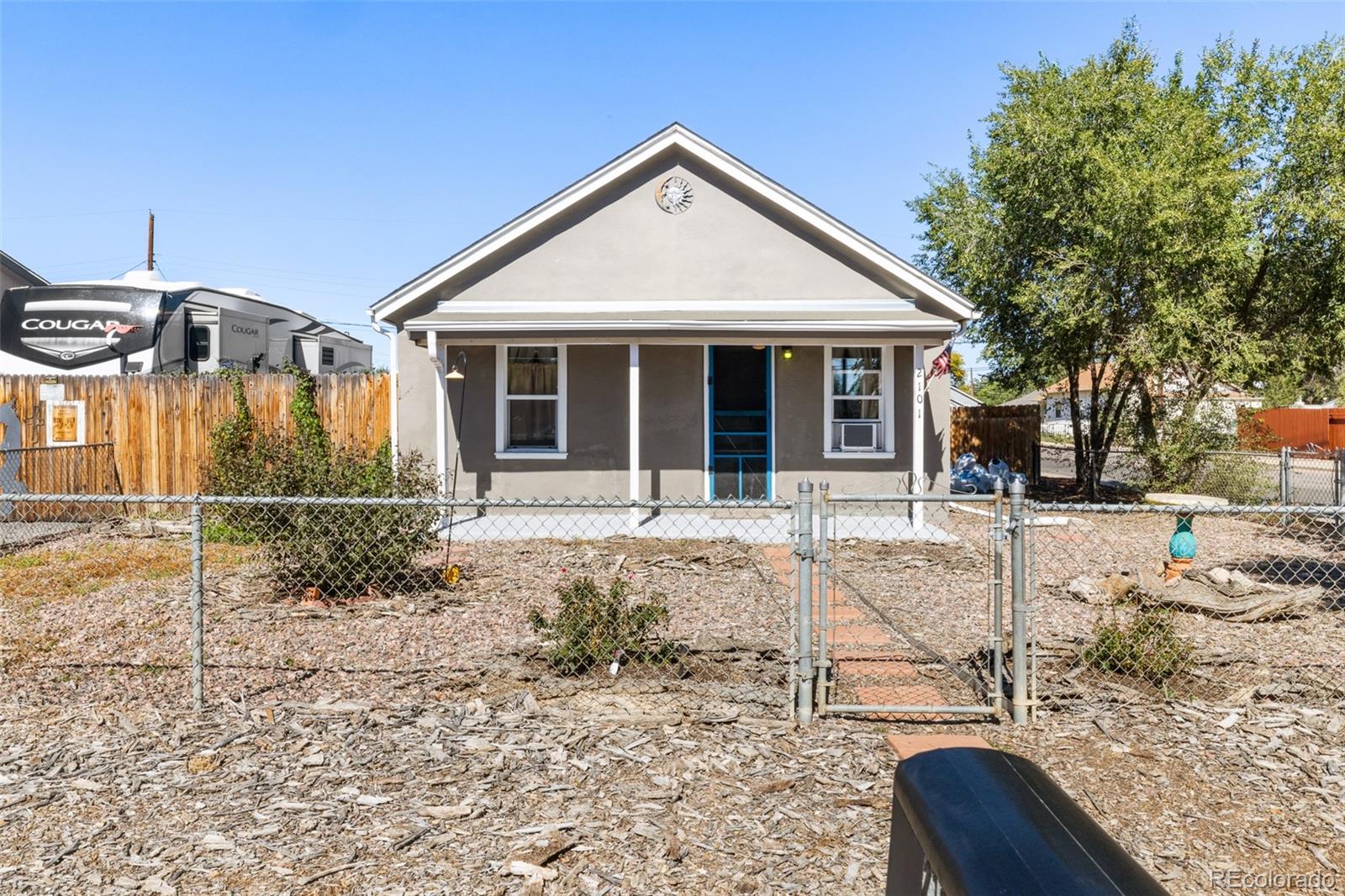 pueblo&nbsp; House Search Picture