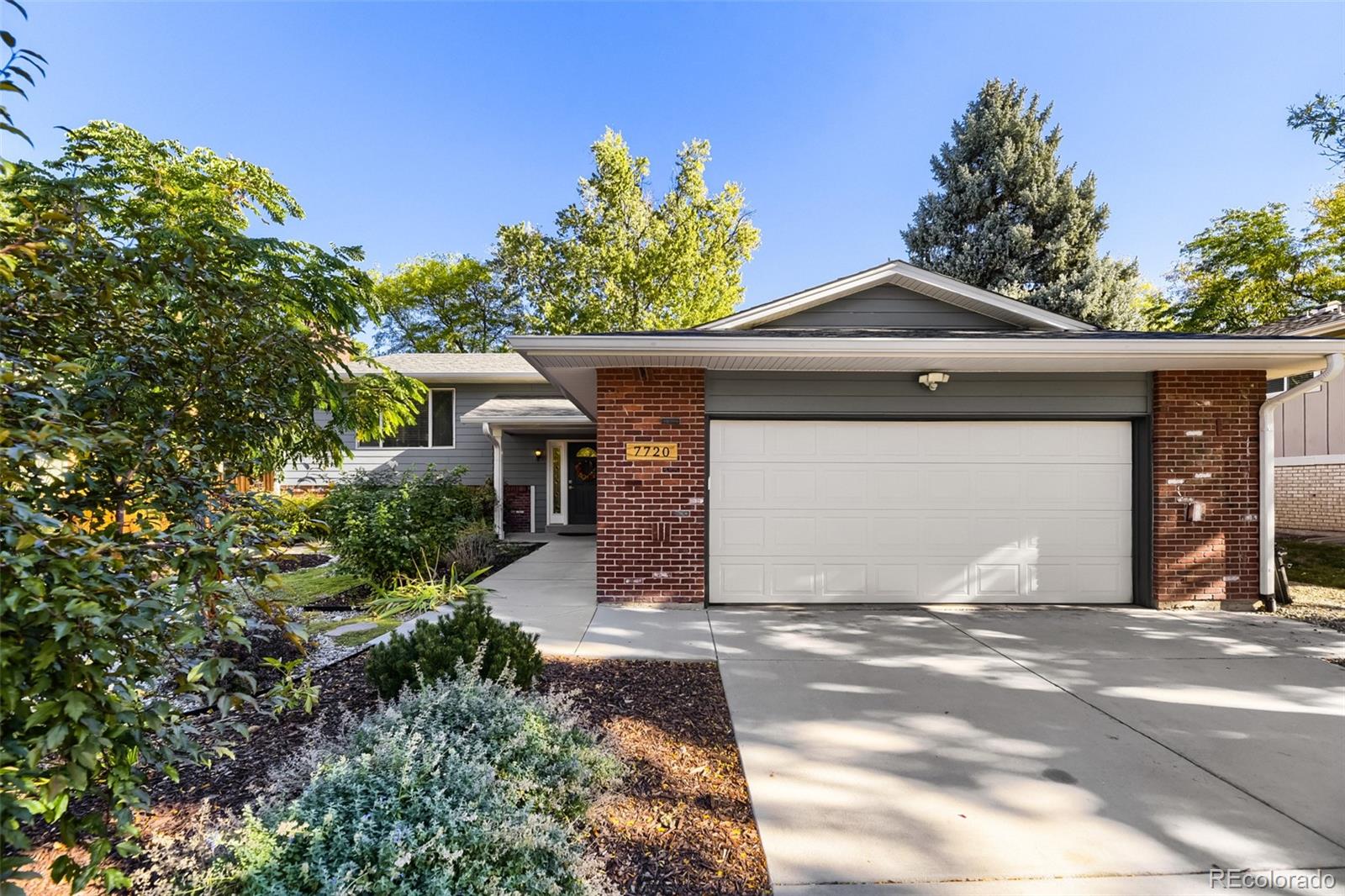 Cherrywood Village Centennial Home | MLS #: 39200797720 S Wellington Street, Centennial Beds: 4 Baths: 2 Price: $650,000