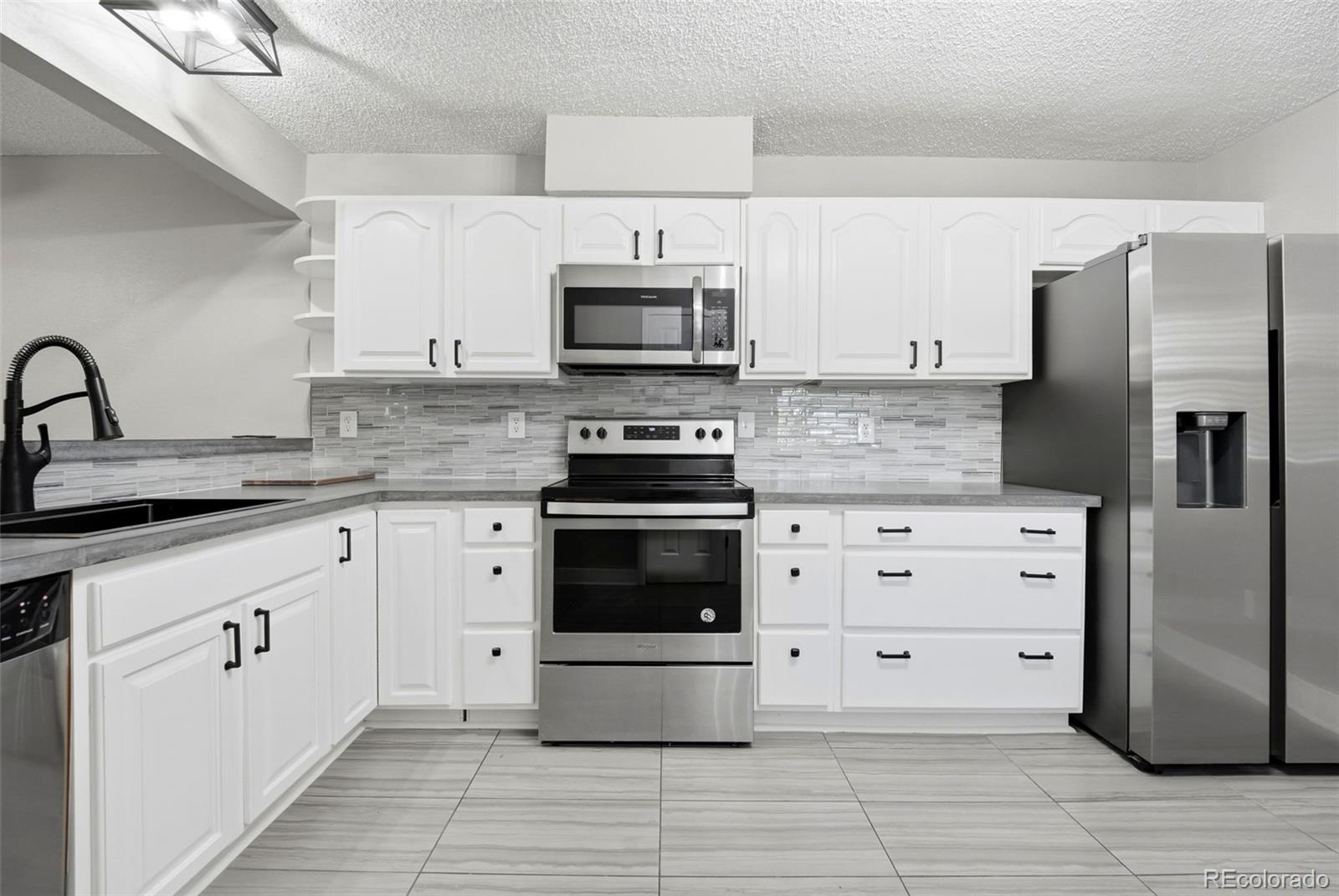 Southglenn Commons Centennial Condo / Townhome | MLS #: 67517662260 E Geddes Avenue G, Centennial Beds: 3 Baths: 2 Price: $325,000