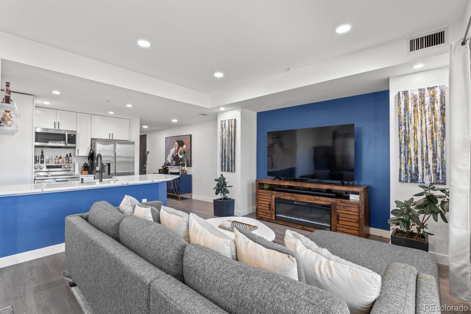  Denver Condo / Townhome | MLS #: 5465441925 N Lincoln Street 3F, Denver Beds: 2 Baths: 2 Price: $575,000