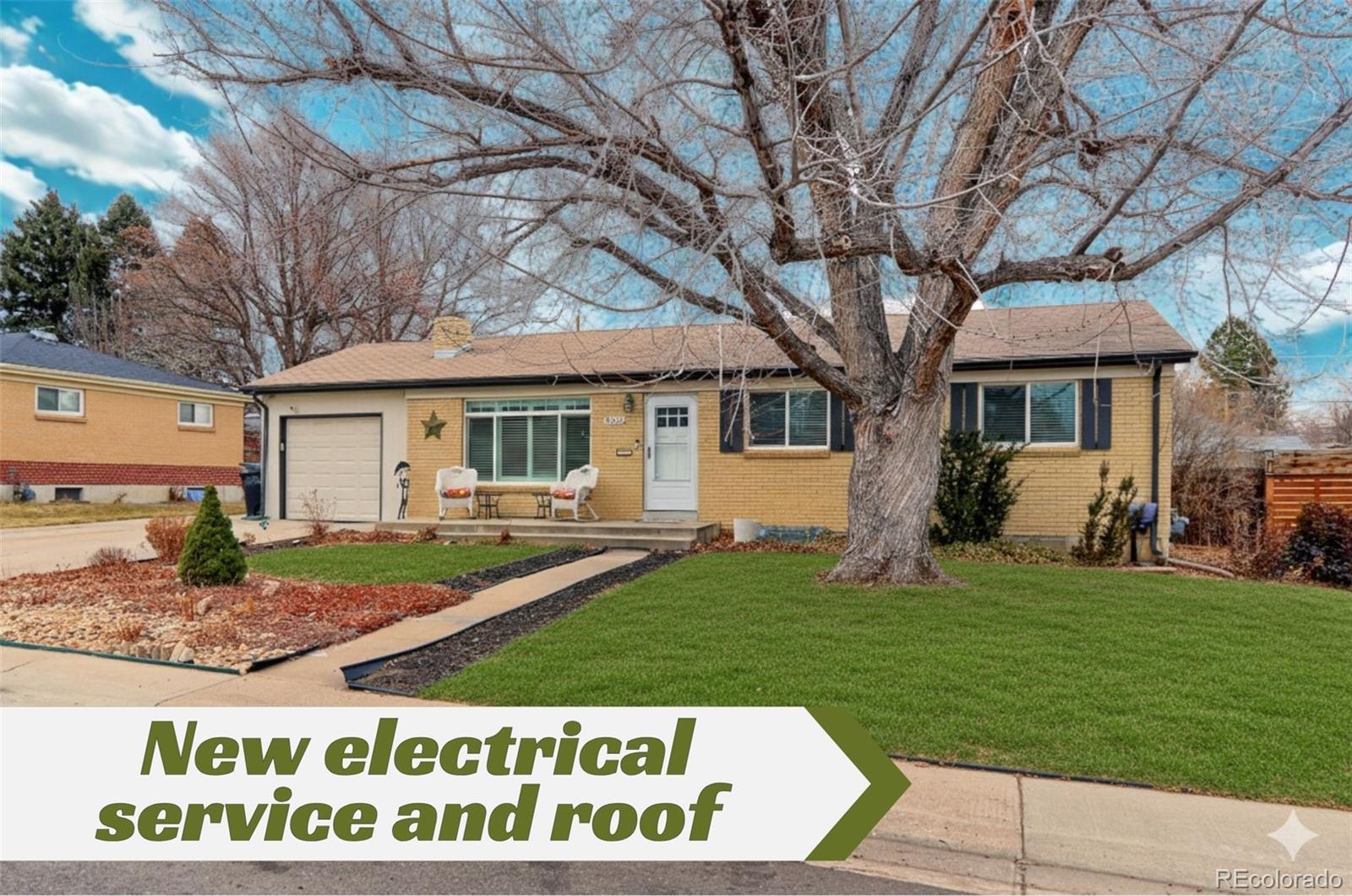  Englewood Home | MLS #: 27579203333 W Wagon Trail Drive, Englewood Beds: 5 Baths: 2 Price: $549,900