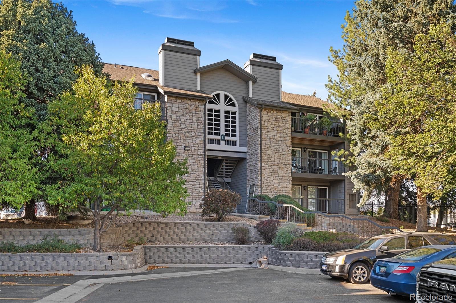 Hunters Run Denver Condo / Townhome | MLS #: 50564222575 S Syracuse Way L307, Denver Beds: 1 Baths: 1 Price: $245,000