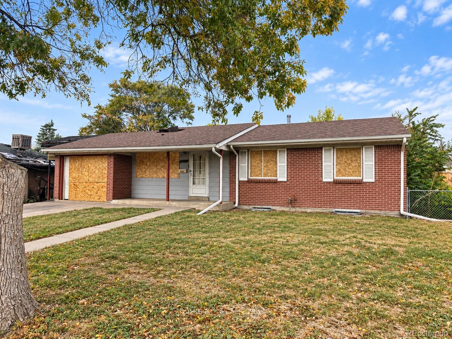  Aurora Home | MLS #: 316905611593 E Alaska Avenue, Aurora Beds: 5 Baths: 2 Price: $150,000