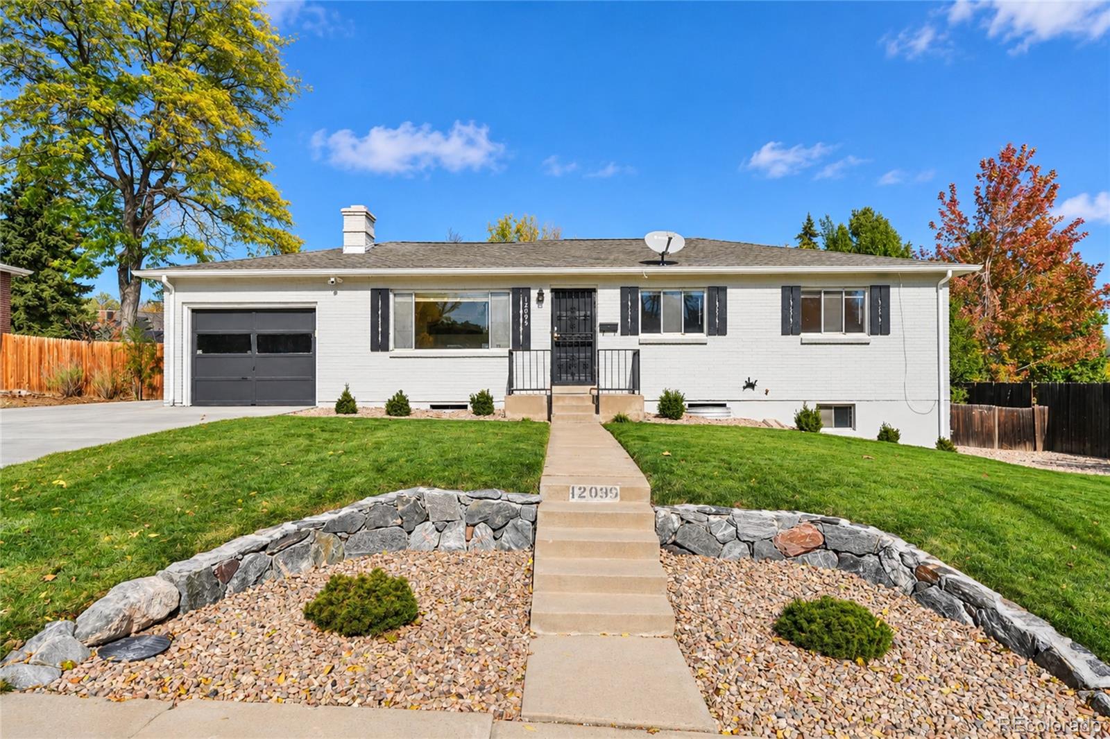 Green Mountain Village Lakewood Home | MLS #: 181060212095 W Texas Drive, Lakewood Beds: 5 Baths: 3 Price: $655,000