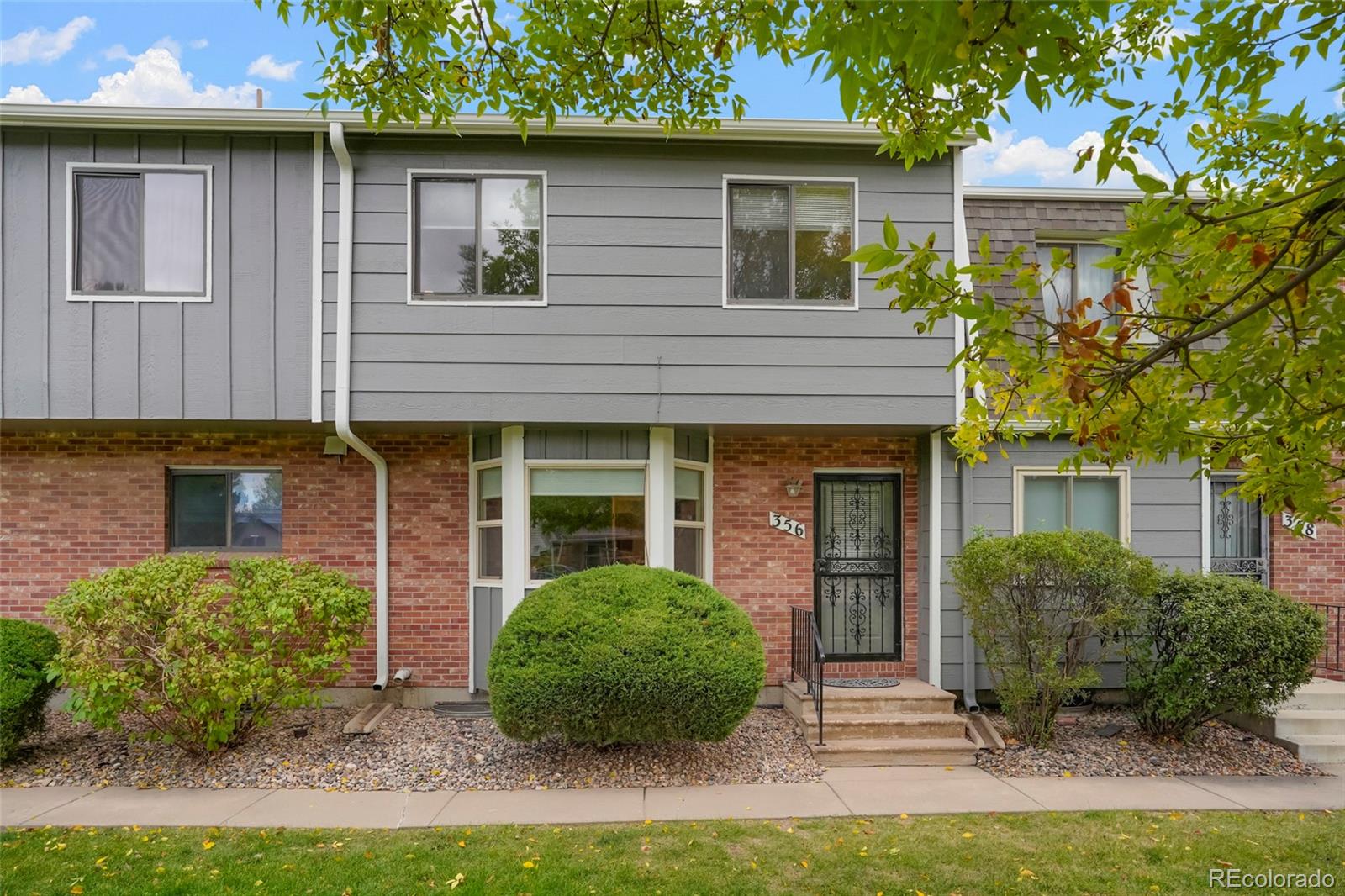 Villa West Lakewood Condo / Townhome | MLS #: 9286940356 S Balsam Street , Lakewood Beds: 4 Baths: 2 Price: $399,900