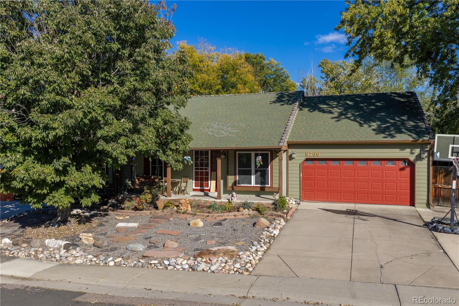 Oakbrook Littleton Home | MLS #: 42082188266 S Logan Court, Littleton Beds: 5 Baths: 4 Price: $575,000