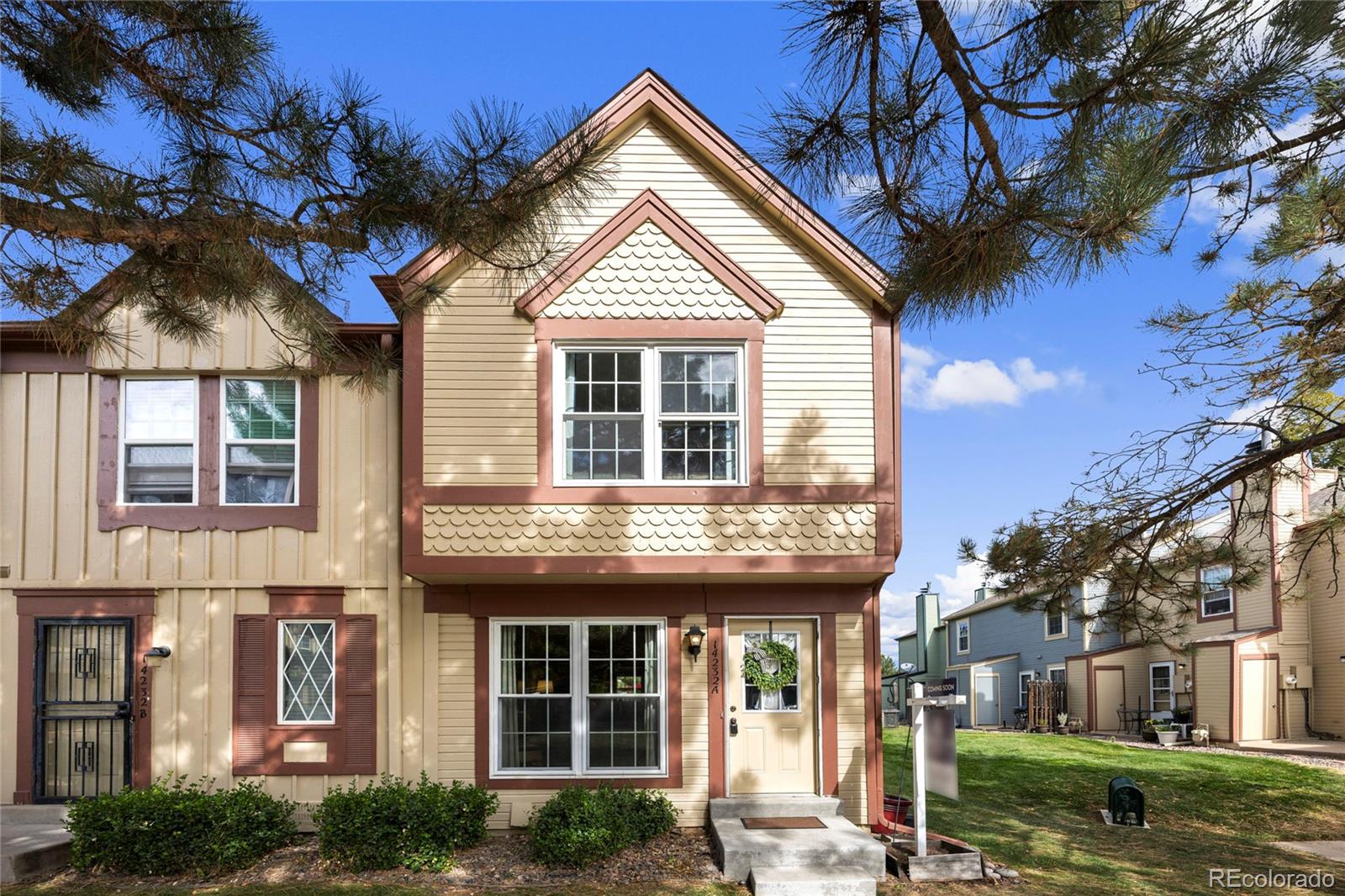 San Francisco Aurora Condo / Townhome | MLS #: 443957814232 E Hawaii Circle A, Aurora Beds: 2 Baths: 2 Price: $245,000