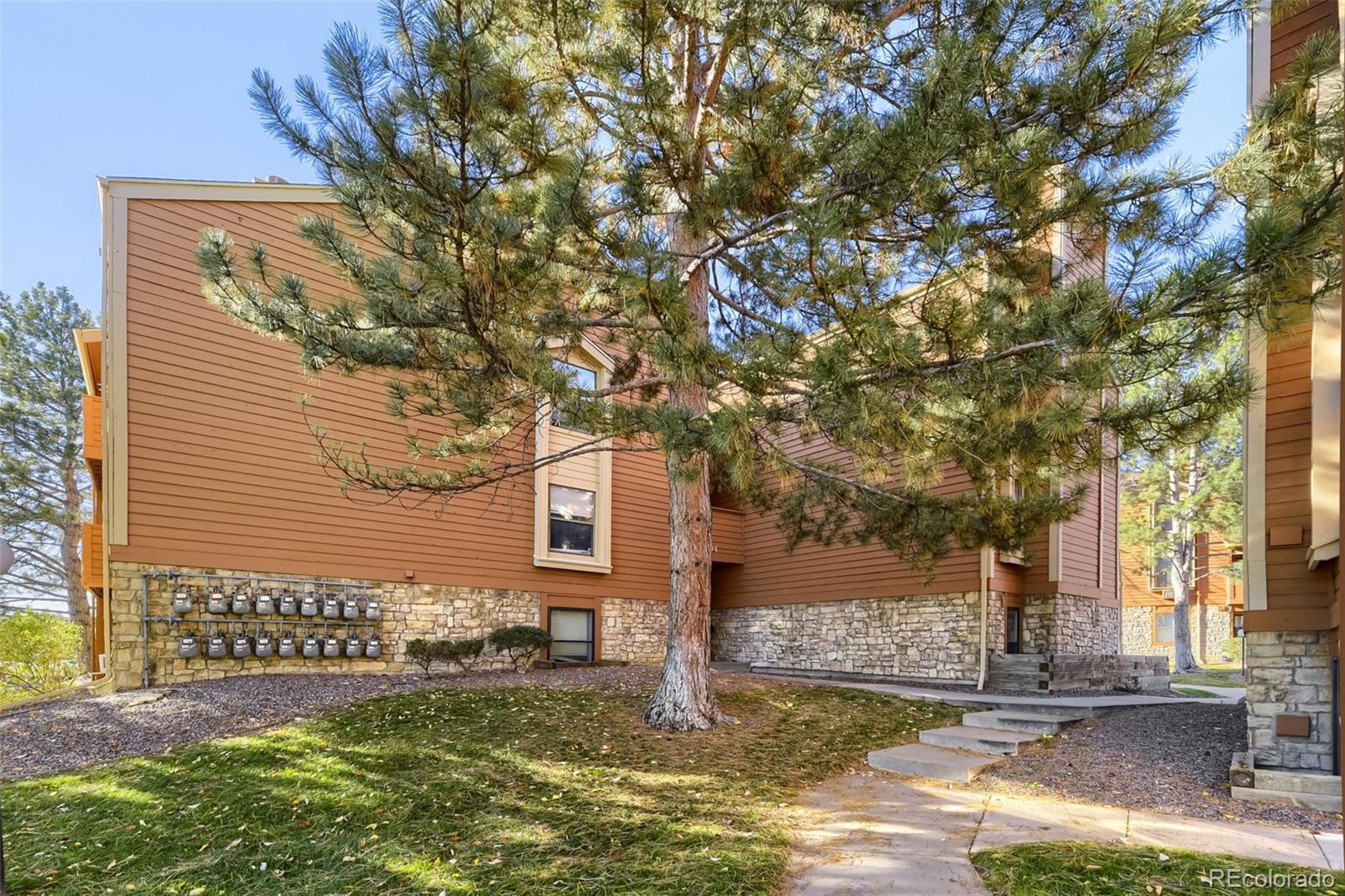 Chaparral Aurora Condo / Townhome | MLS #: 98426834294 S Salida Way 17, Aurora Beds: 1 Baths: 1 Price: $150,000