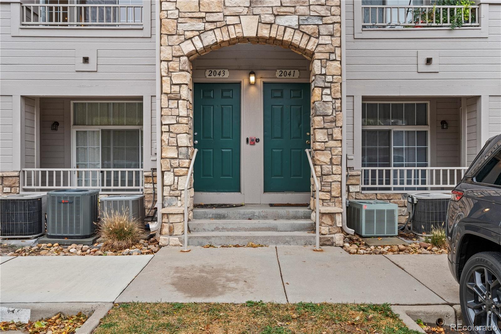 Denver Condo / Townhome | MLS #: 53516069468 E Florida Avenue 2043, Denver Beds: 2 Baths: 3 Price: $280,000