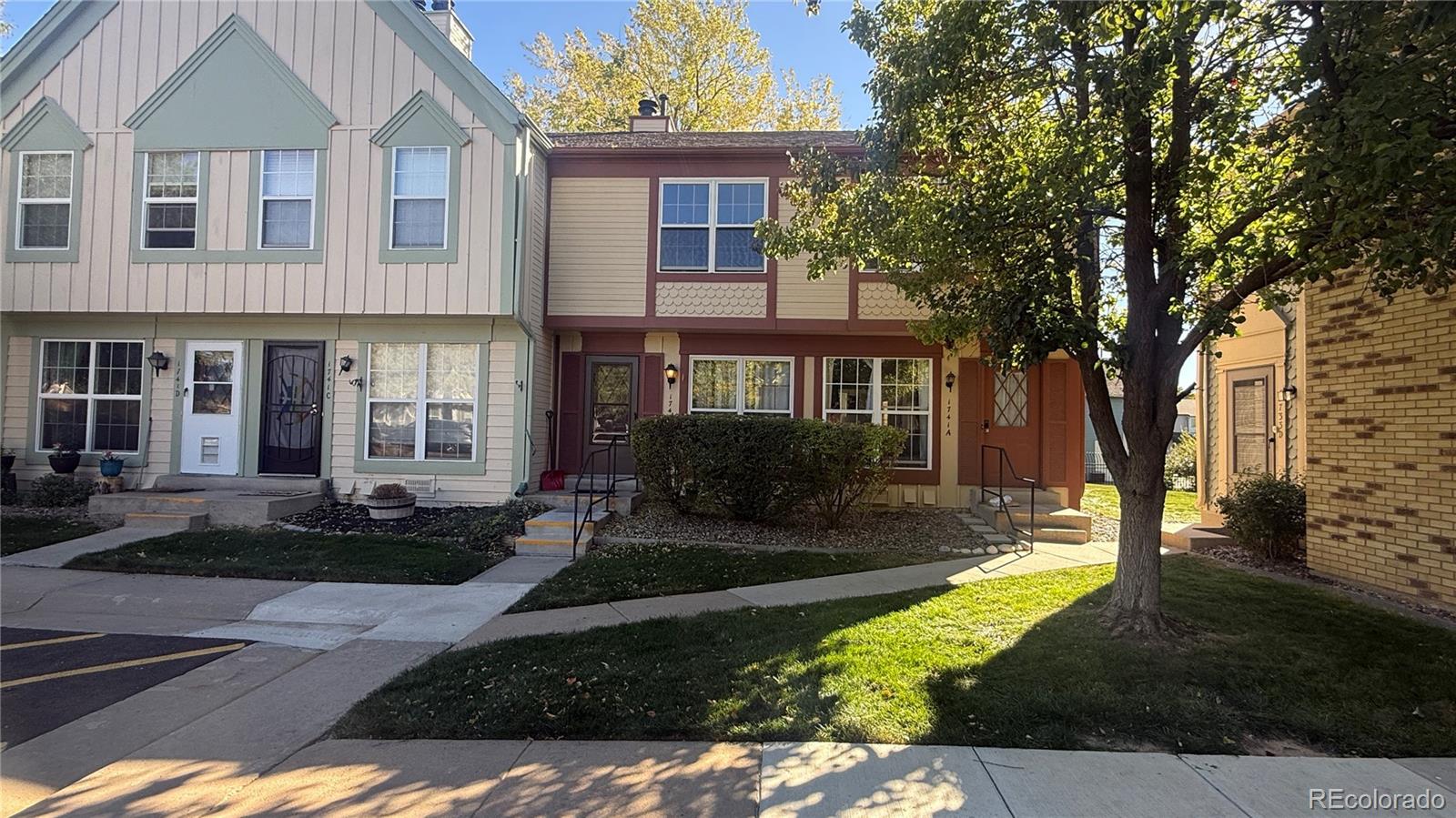 San Francisco Aurora Condo / Townhome | MLS #: 54845741741 S Blackhawk Way B, Aurora Beds: 2 Baths: 3 Price: $229,900