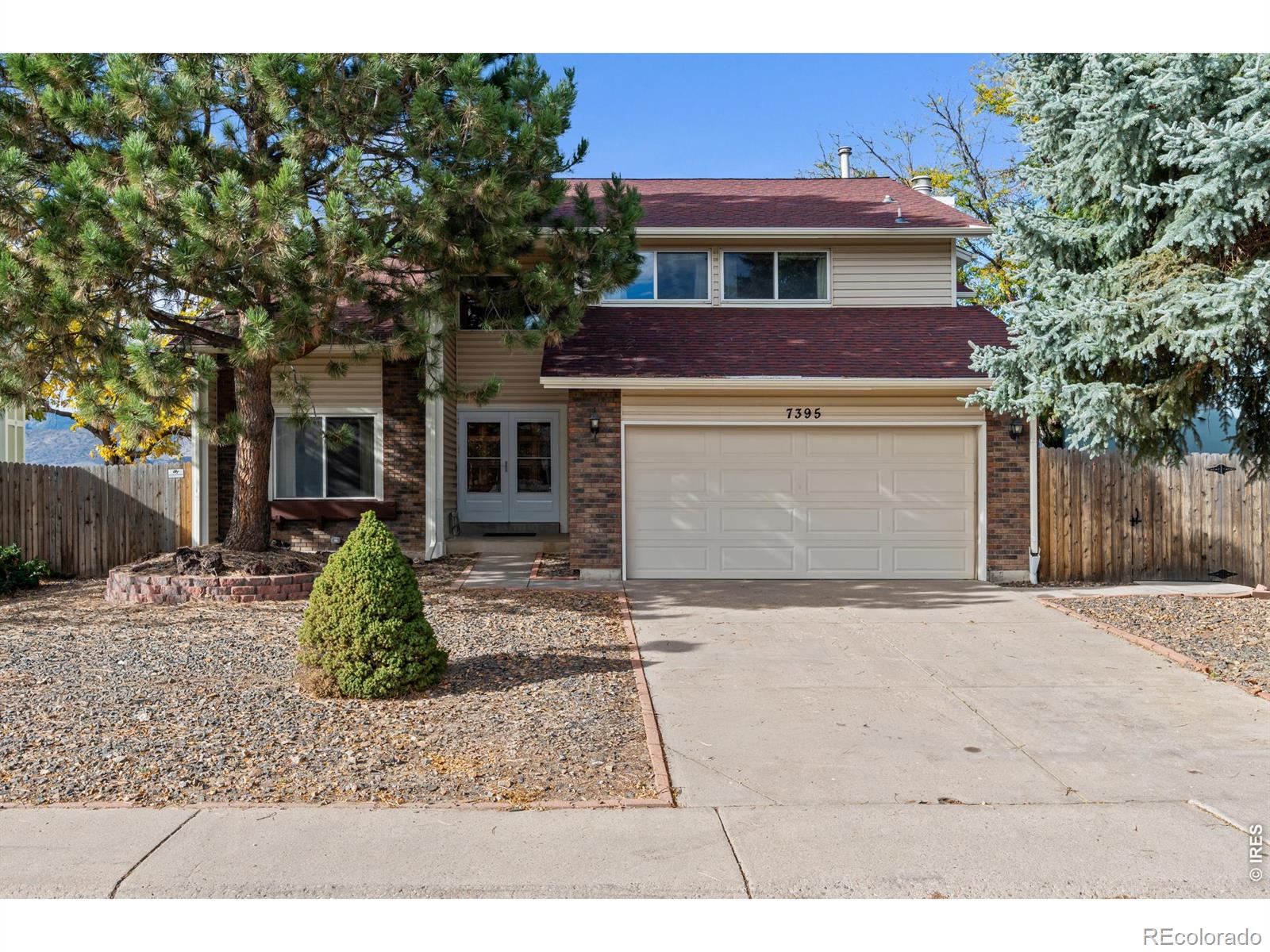 Columbine West Littleton Home | MLS #: 45678910710077395 S Zephyr Way, Littleton Beds: 3 Baths: 3 Price: $629,000