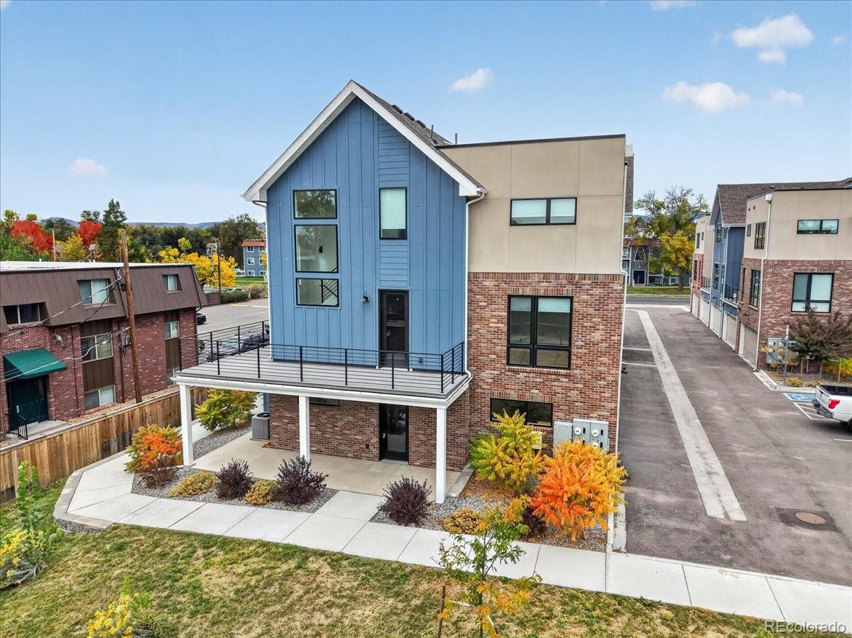  Arvada Condo / Townhome | MLS #: 98007195350  Carr Street E, Arvada Beds: 3 Baths: 4 Price: $729,900