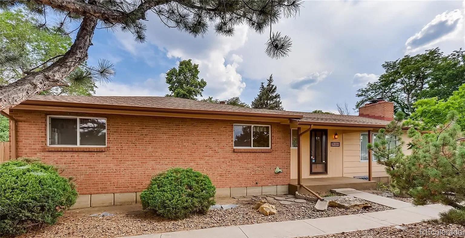  Arvada Home | MLS #: 752297211300 W 80th Avenue, Arvada Beds: 3 Baths: 2 Price: $725,000