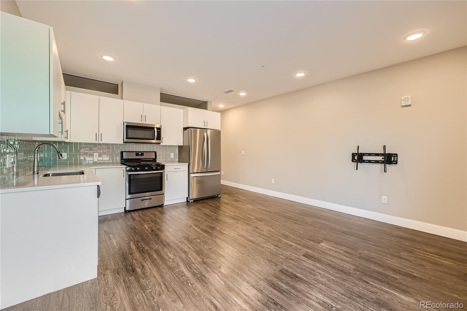 MLS Image #10 for 2374 s university boulevard,denver, Colorado