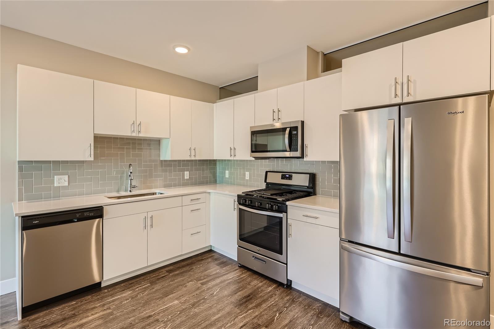 MLS Image #11 for 2374 s university boulevard,denver, Colorado
