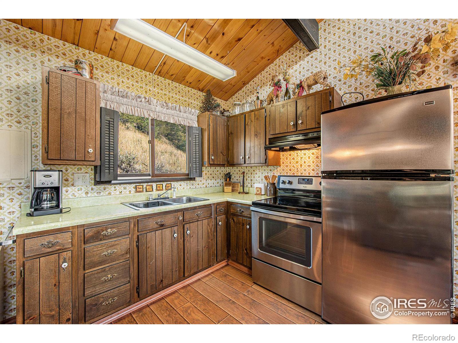 MLS Image #5 for 262  elkridge drive,glen haven, Colorado