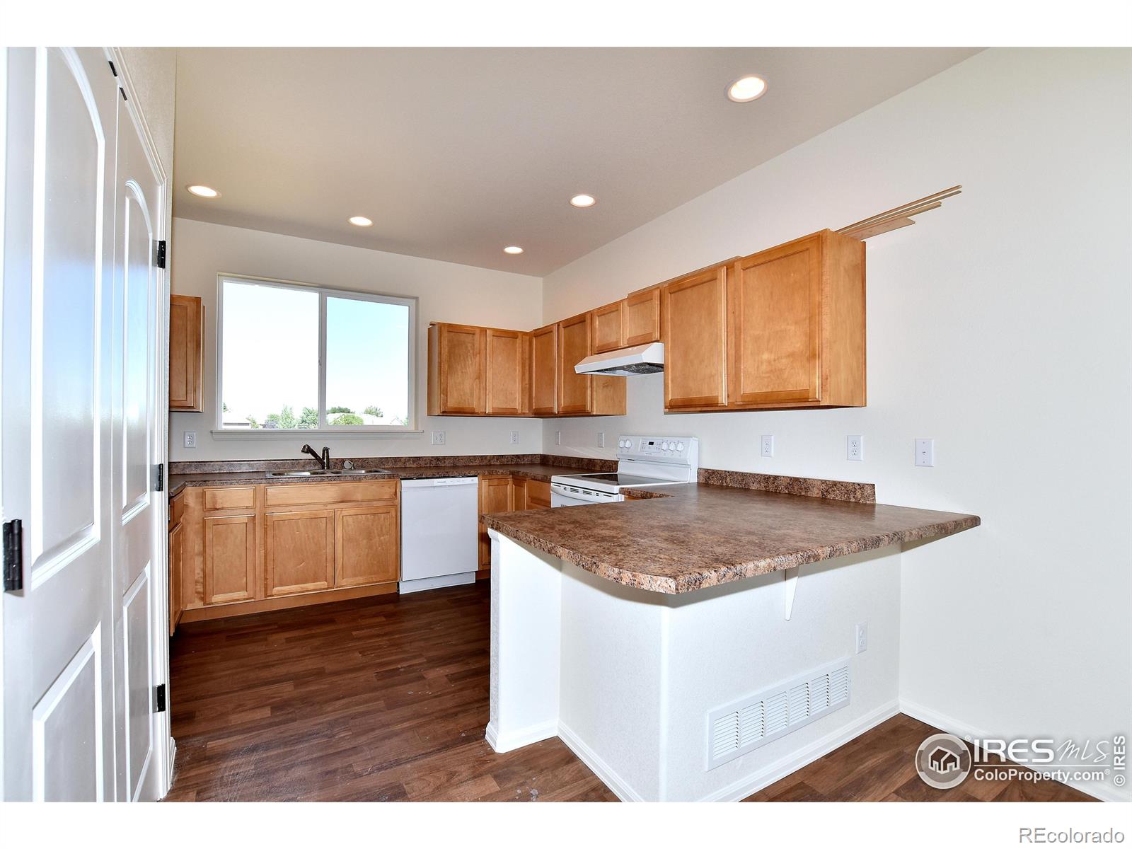 MLS Image #16 for 2280  golden way,windsor, Colorado