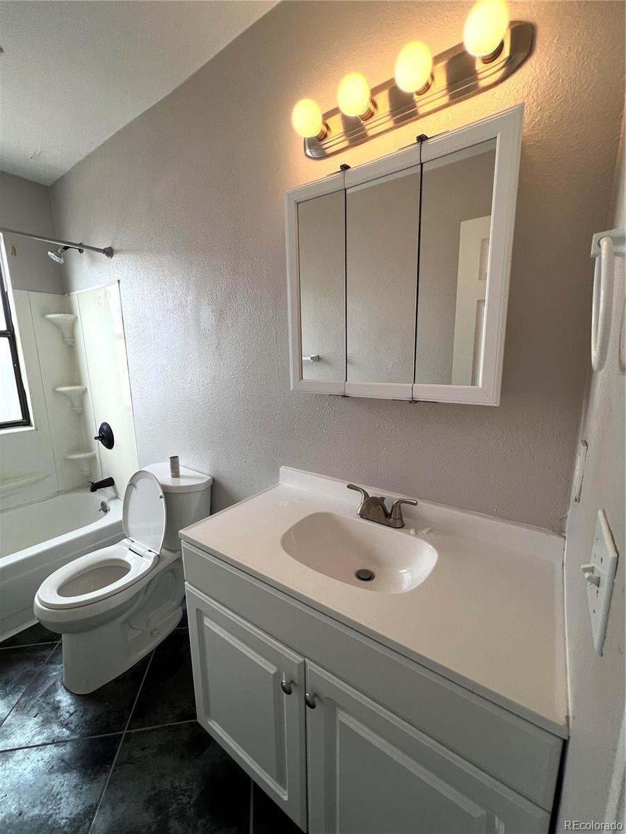 MLS Image #14 for 11449 e 1st avenue,aurora, Colorado