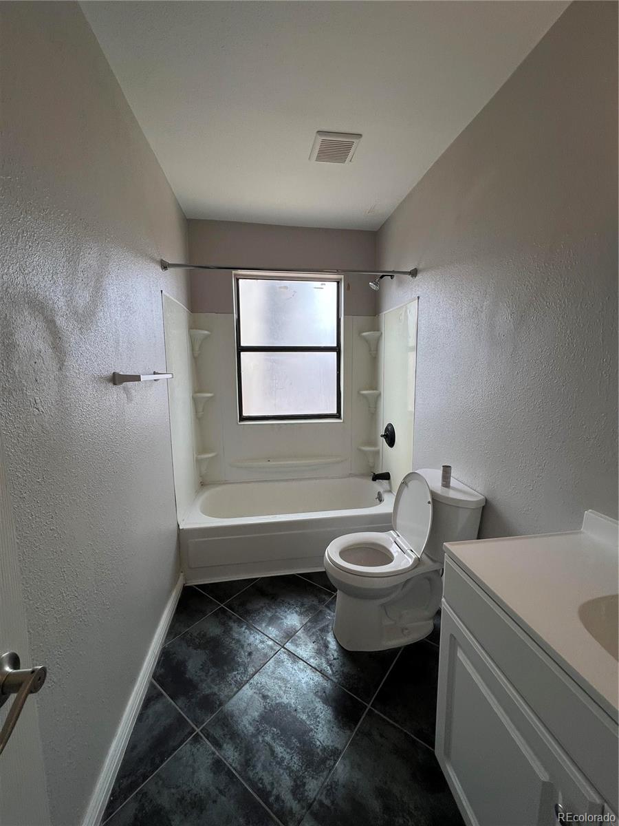 MLS Image #15 for 11449 e 1st avenue,aurora, Colorado