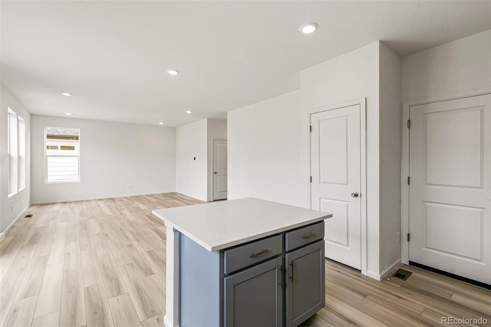 MLS Image #14 for 13332 e 110th way,commerce city, Colorado