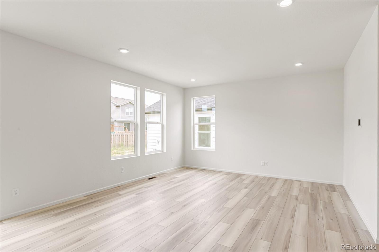 MLS Image #8 for 13332 e 110th way,commerce city, Colorado