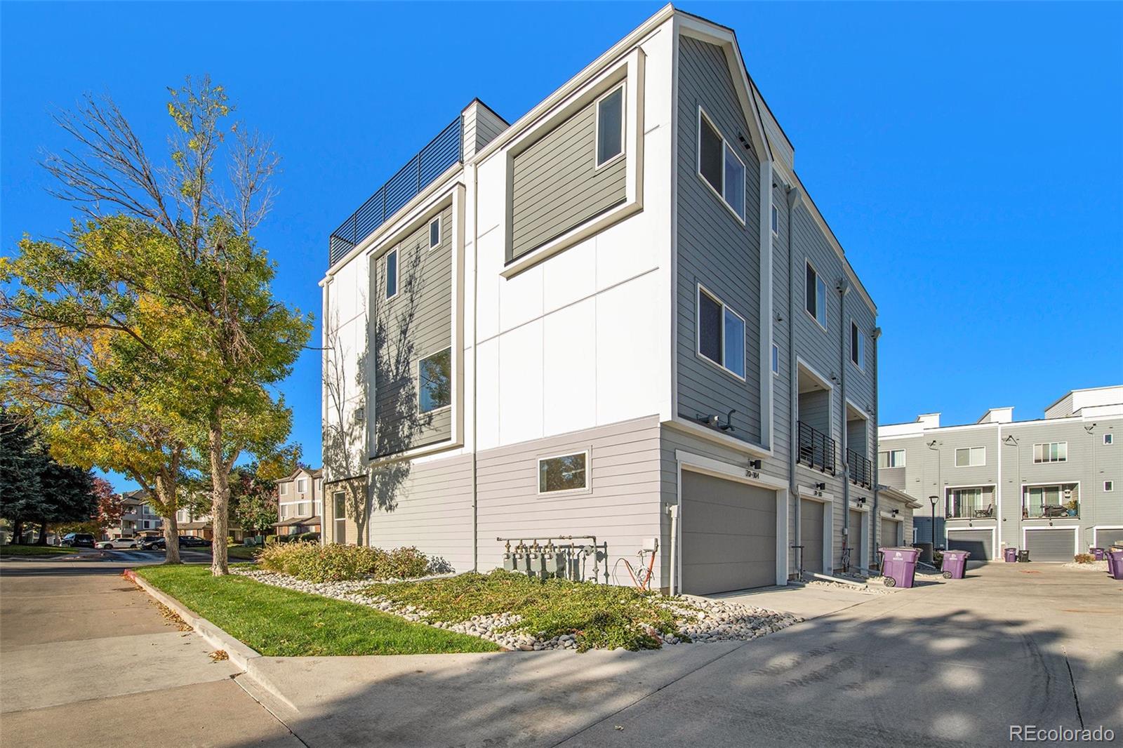 MLS Image #3 for 888 s valentia street,denver, Colorado