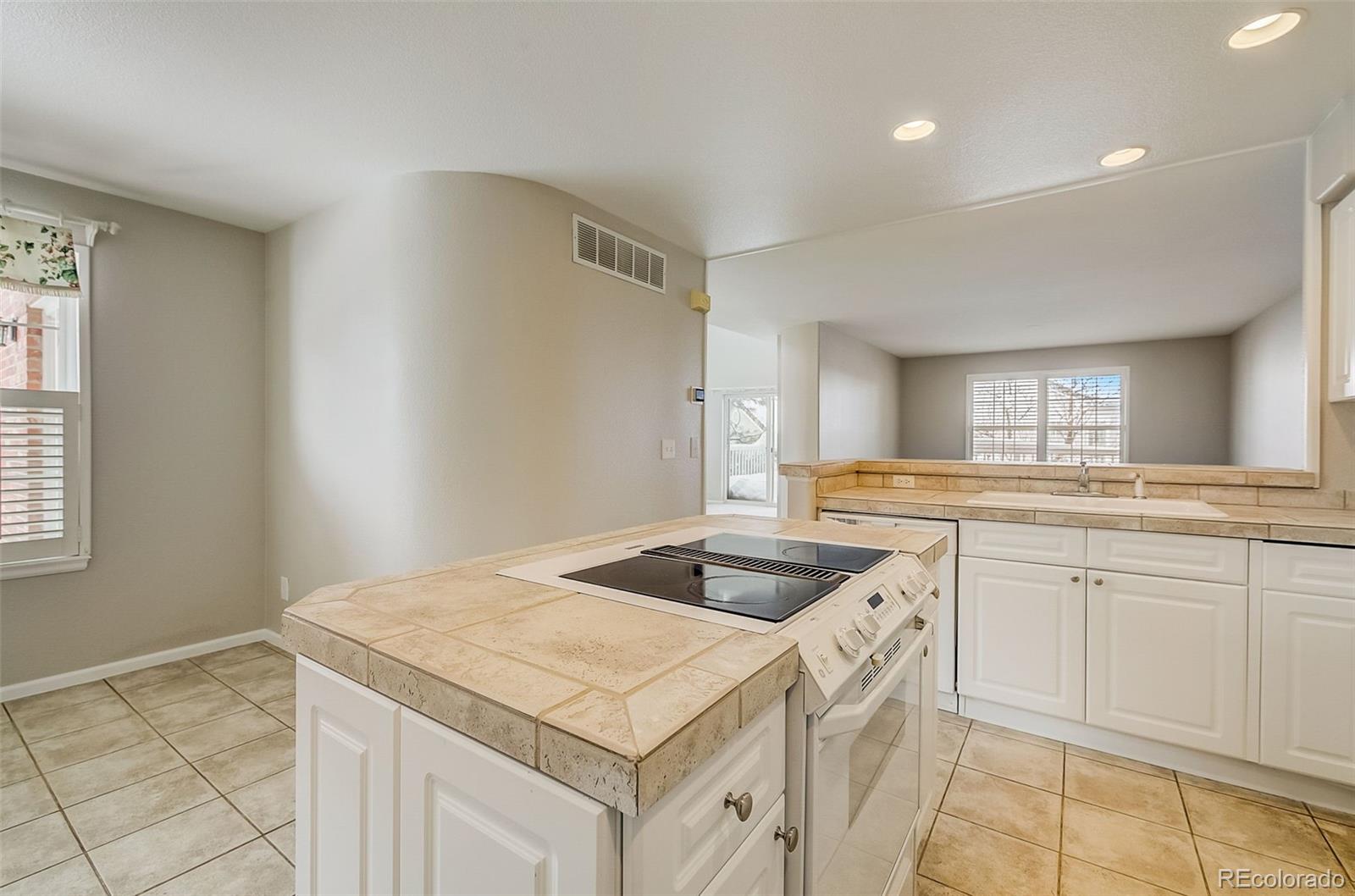 MLS Image #18 for 9490  southern hills circle,lone tree, Colorado