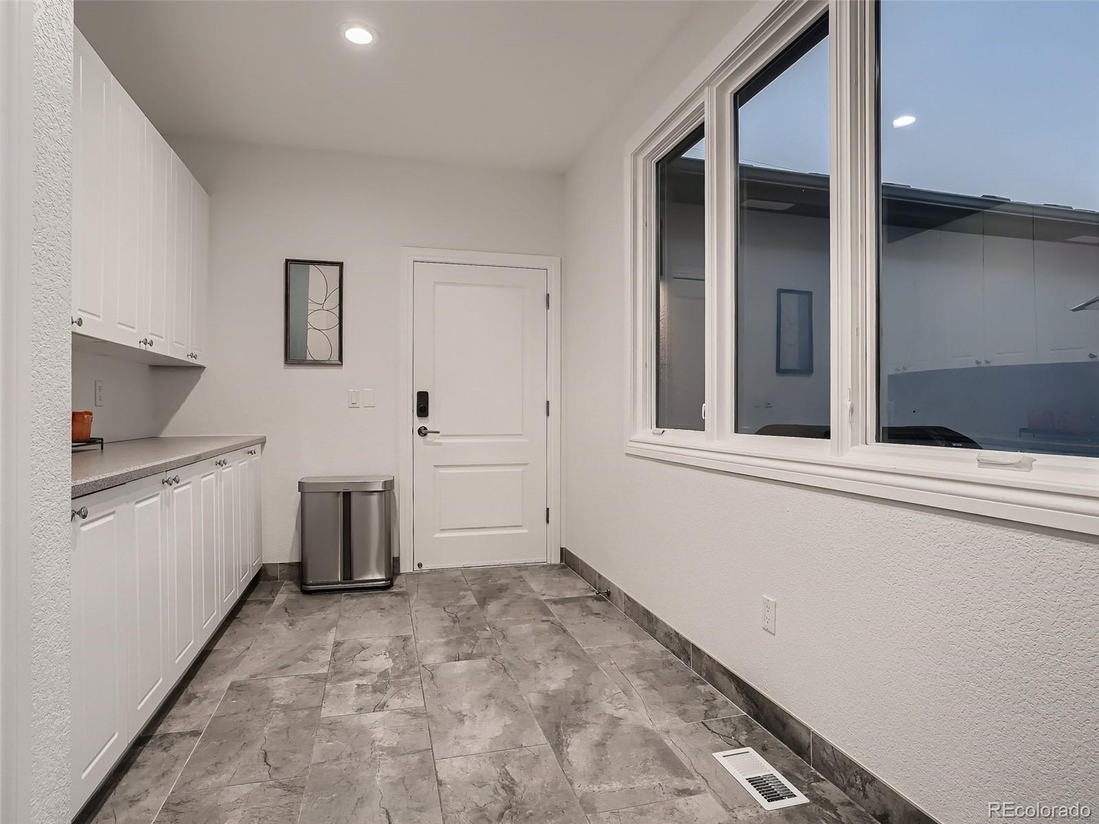 MLS Image #14 for 338  saint paul street,denver, Colorado