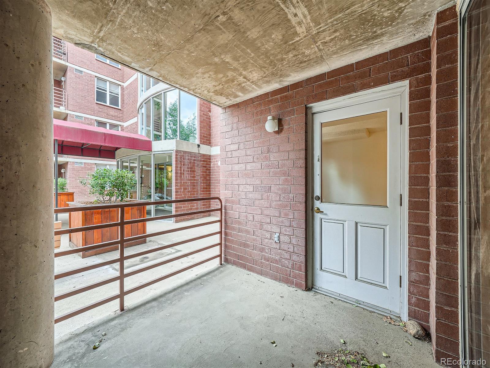 MLS Image #10 for 5955 e 10th avenue,denver, Colorado