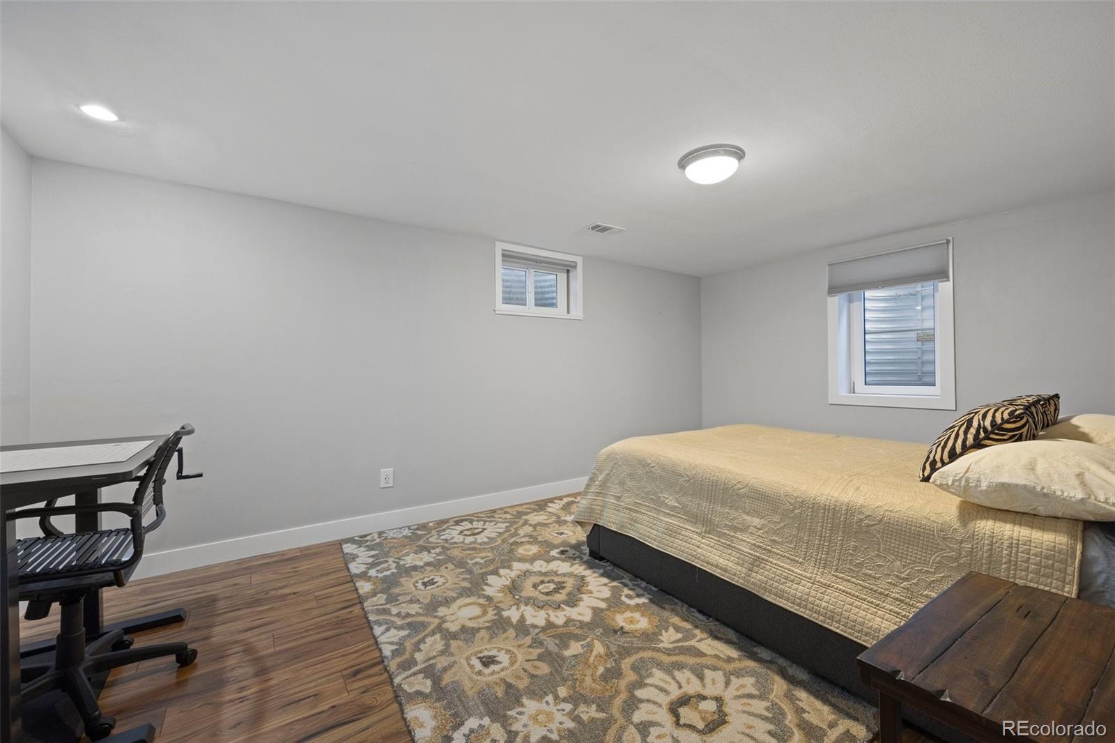 MLS Image #20 for 703 s oneida way,denver, Colorado